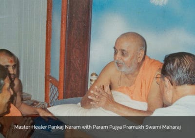 Dr. Pankaj Naram with Param Pujya Pramukh Swami Maharaj